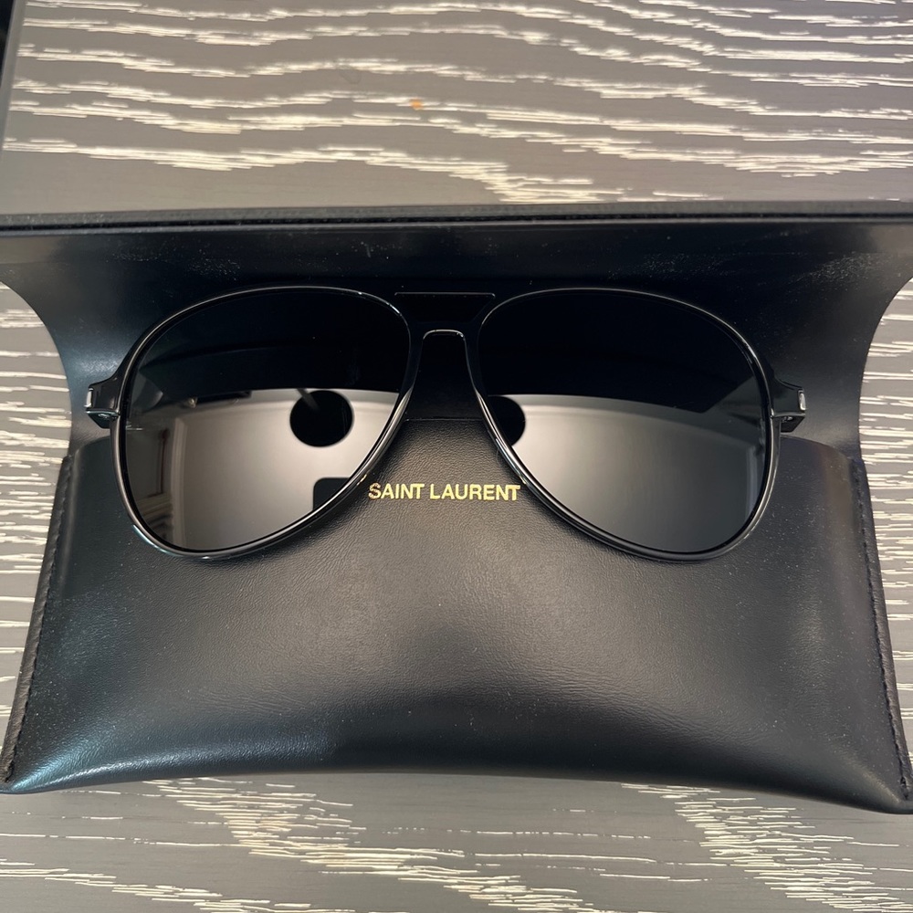 Saint Laurent Aviator